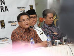 Presiden PKS: Ketua DPW Sumsel Tak Dipecat, Tapi Dirotasi Presiden PKS: Ketua DPW Sumsel Tak Dipecat, Tapi Dirotasi