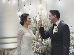 Raisa Resmi Nikah, Keenan Pearce Asyik Nonton Pertunjukan Musik