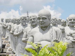 Wujud Vihara Patung Seribu di Bintan