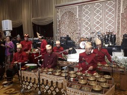 Tari Piring Hingga Musik Talempong Hibur Tamu Resepsi Anak BG-Buwas