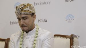 Udah Halal, Kok Muka Hamish Daud Masih Tegang?