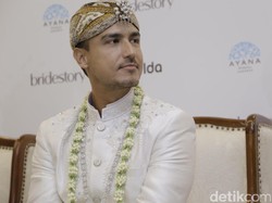 Hamish Daud dan Pariwisata Sumba