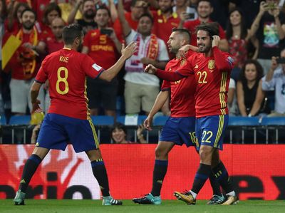 Isco Brilian, Spanyol Hajar Italia
