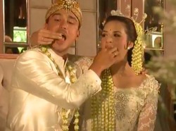 Ritual Suap-suapan dengan Raisa, Hamish: Ada Sambel Nggak?