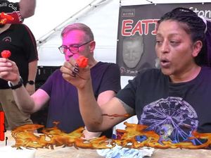 Sering Menang Lomba Makan Cabe, Wanita Ini Dijuluki Ratu Cabe Sering Menang Lomba Makan Cabe, Wanita Ini Dijuluki Ratu Cabe