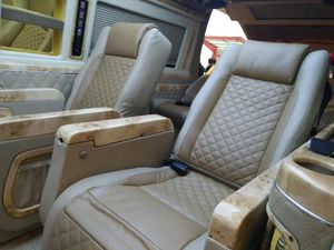 Intip Proses Modifikasi Interior Mobil Jadi Mewah