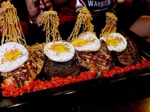 Kafe di Malaysia Ini Sajikan Indomie dengan Ragam Topping Unik!