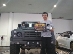 Mobil Perkasa Land Rover Defender Raih Interior Terbaik