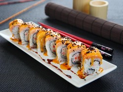 Dari Ikan Mentah, Kini Sushi Diberi Topping Keju Hingga Kremesan