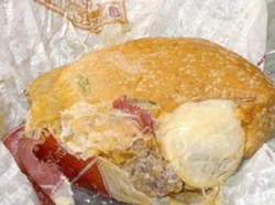 Kondom, Tikus Hingga Jari Manusia Pernah Terselip Dalam Makanan Restoran Fast Food (2)