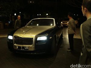 Kondangan ke Raisa-Hamish, Raffi-Nagita Naik Rolls-Royce Ghost Kondangan ke Raisa-Hamish, Raffi-Nagita Naik Rolls-Royce Ghost