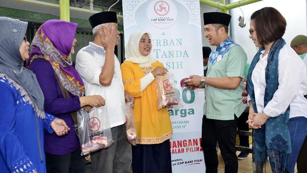 Pembagian Daging Kurban di Masjid Baiturraman Al-Haq Petukangan