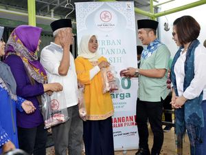 Pembagian Daging Kurban di Masjid Baiturraman Al-Haq Petukangan