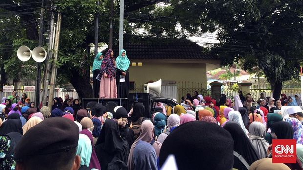 Ratusan Perempuan Demo Kedubes Myanmar Kecam Konflik Rohingya