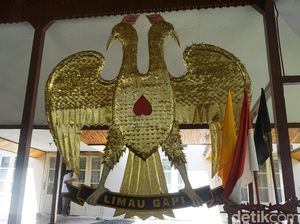 Satu-satunya Lambang Kerajaan Indonesia yang Mirip Bendera Negara Eropa