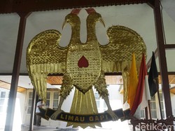 Satu-satunya Lambang Kerajaan Indonesia yang Mirip Bendera Negara Eropa