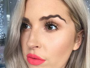 Foto: 10 Bentuk Alis Paling Ajaib yang Jadi Viral Foto: 10 Bentuk Alis Paling Ajaib yang Jadi Viral