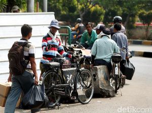 Tukang Ojek Sepeda: Gowes Tiap Hari, Sakit Paru-paru Sembuh Tukang Ojek Sepeda: Gowes Tiap Hari, Sakit Paru-paru Sembuh