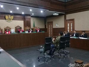 Sidang Miryam, Farhat Sebut Istri Novanto Bertemu Elza Syarief Sidang Miryam, Farhat Sebut Istri Novanto Bertemu Elza Syarief