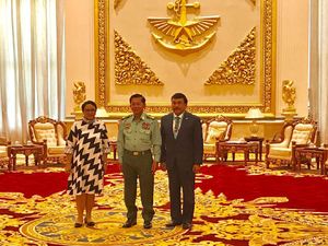 Bertemu Panglima Myanmar, Menlu Minta Militer Hentikan Kekerasan