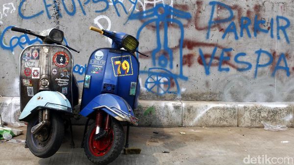 Coretan Dinding, Turap Kali Ciliwung