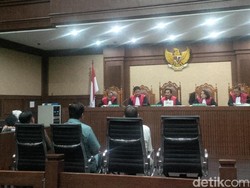 Hakim Tunda Keterangan 3 Saksi Sidang e-KTP