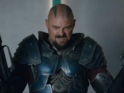 Karl Urban Beberkan Perannya Sebagai Pengkhianat di Thor: Ragnarok