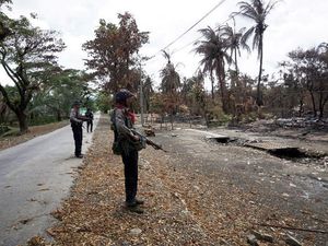 Helikopter Militer Serang Warga Rohingya di Rakhine, 5 Orang Tewas Helikopter Militer Serang Warga Rohingya di Rakhine, 5 Orang Tewas