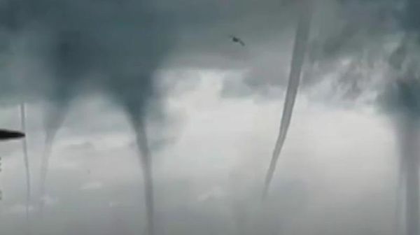 Foto: Wujud Waterspout di Dunia, dari Rusia hingga Kepulauan Seribu
