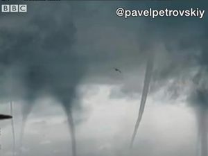 Foto: Wujud Waterspout di Dunia, dari Rusia hingga Kepulauan Seribu
