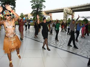 Berbusana Adat, AP II Tonjolkan Budaya Indonesia di Harpelnas