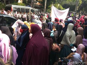 Massa Antikekerasan Rohingya Kembali Demo di Kedubes Myanmar