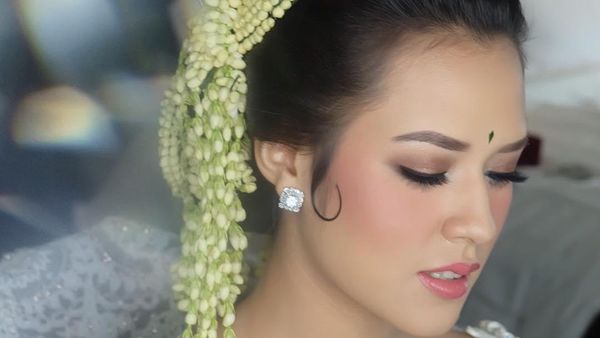 Foto: 7 Artis dengan Makeup Pengantin yang Natural Tapi Tetap Mempesona