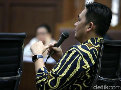 Farhat Abbas Bersaksi untuk Miryam S Haryani
