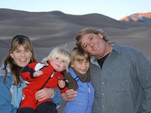 Foto: Kedekatan Selebriti Saat Kecil Bersama Ayah Tercinta