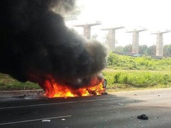 Mobil Terbakar karena Parfum Takkan Dijamin Asuransi