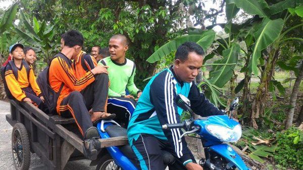 Foto: Kisah Ikhlas Guru SLB di Pelosok Riau Jemput Murid di 12 Desa