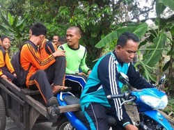 Perjuangan Kepsek Jemput Siswa SLB Pakai Gerobak di Pelosok Riau