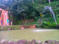 Adem Begini Lihat Curug Klenting Kuning