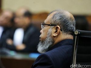 Vonis 8 Tahun Patrialis dan Suap untuk Umrah Vonis 8 Tahun Patrialis dan Suap untuk Umrah