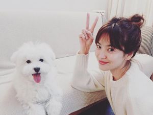 Inikah Gaun yang Dipakai Song Hye Kyo untuk Resepsi Pernikahan?