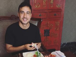 Ini Minuman Wajib Hamish Daud Saat Travelling