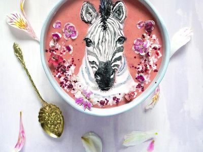 Gunakan Makanan Alami, Wanita Ini Buat Lukisan Indah Di Atas Smoothies Bowl!