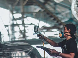 Intip Proses Panjang Pembuatan Mural Pesawat Warkop DKI Reborn