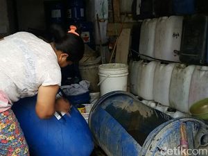 Kemarau, Omzet Penjualan Air Jerigen Meningkat