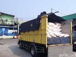 Pasokan Beras ke Pasar Induk Cipinang Turun 50%