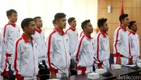 Tim pelajar Indonesia berkekuatan 18 pemain yakni Reza Agus Febrian, M Iqbal Baihaqi, M Fikri Husaini, Raka Askara, Galih Tri Anggoro, Allen Diaz, M Hambali, Riski Fajar, M Ridwan, Risdianto, Firdaus, Alfendra Dewangga, Marsudi Sigit Pramono, Gusti Setiawan, Vengko Armedya, Rafly Syahriza Hazwa, Rahma Nico, dan Adhitia Ilal Ihsan.