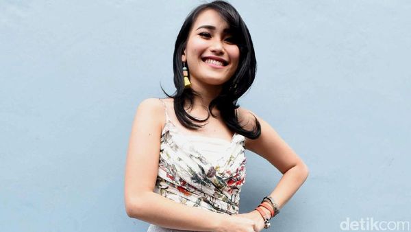 Sering Dibully, Ayu Ting Ting Tetap Tersenyum