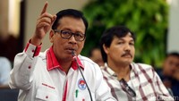 Deputi III Kemenpora Bidang Pembudayaan Olahraga Raden Isnanta memberikan keterangan pers terkait kejuaraan sepak bola antar pelajar Asia U-18.