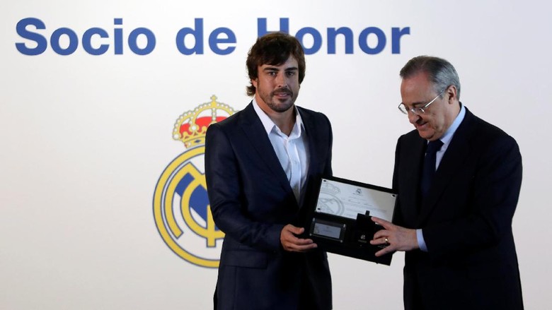 Fernando Alonso Jadi Anggota Kehormatan Real Madrid Fernando Alonso Jadi Anggota Kehormatan Real Madrid